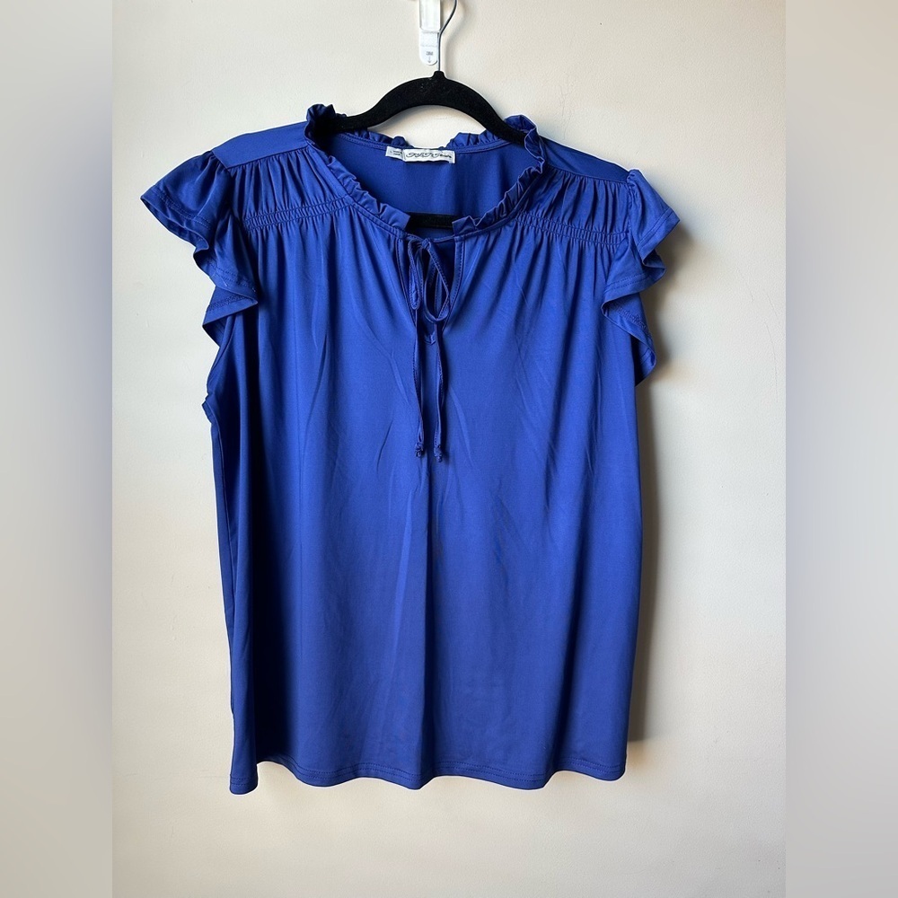 FLJS Studio Womens Size Large Top Blouse Blue short Sleeves